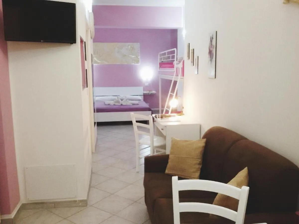 Case Vacanza Da Marco&Mary Giardini Naxos 0*,