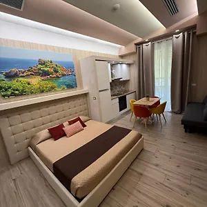 Maison d'hôtes Th Luxury, Giardini-Naxos
